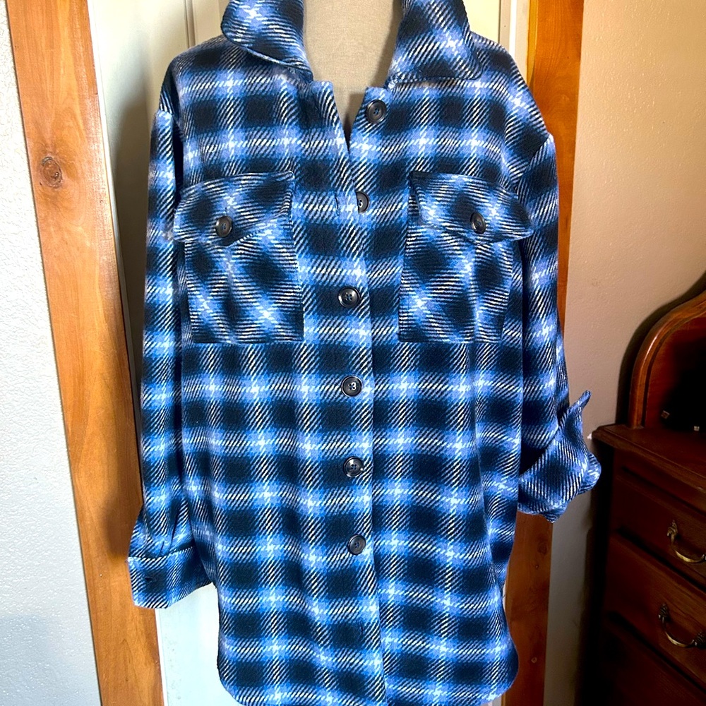 Shacket - Picture 3 of 10